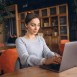 Menutup Hari dengan Gelombang Perhatian Kecil